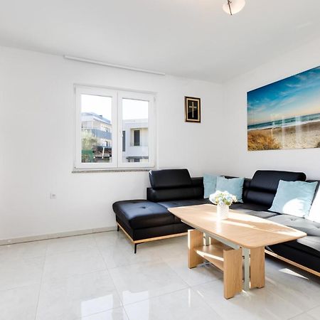 Apartment Kamila Крк Экстерьер фото