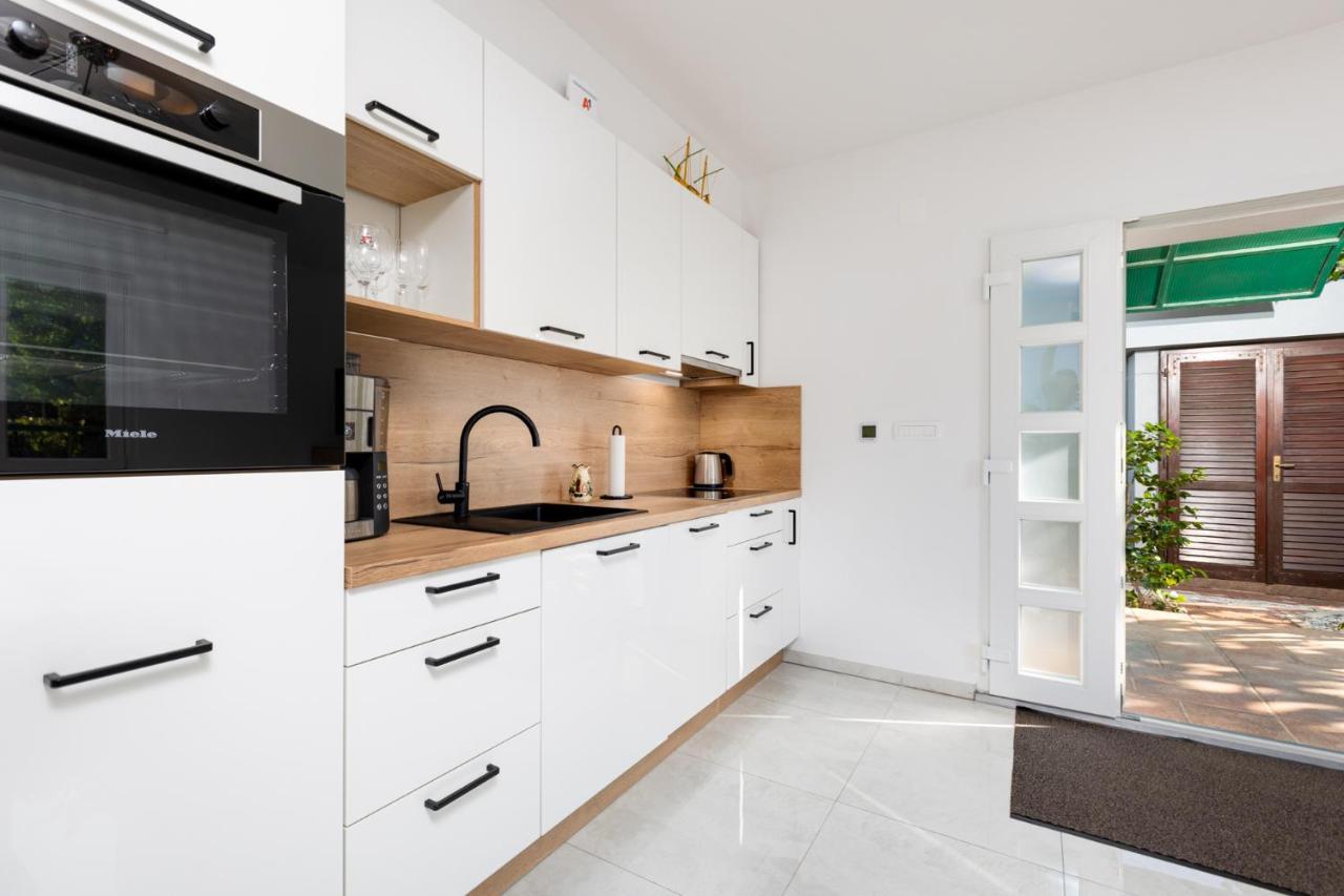 Apartment Kamila Крк Экстерьер фото