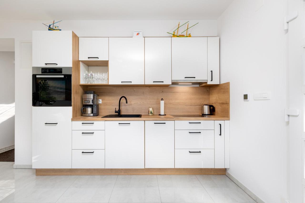 Apartment Kamila Крк Экстерьер фото