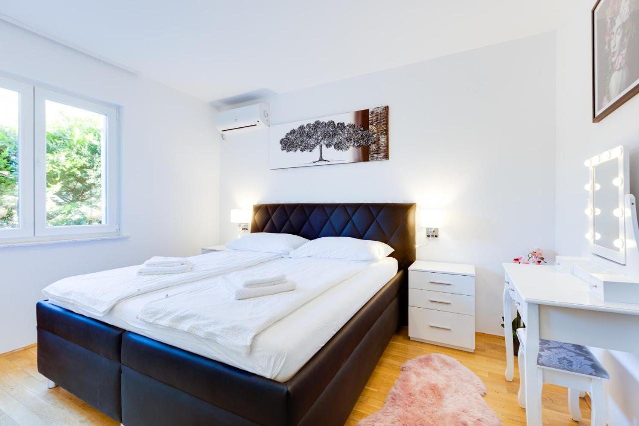 Apartment Kamila Крк Экстерьер фото